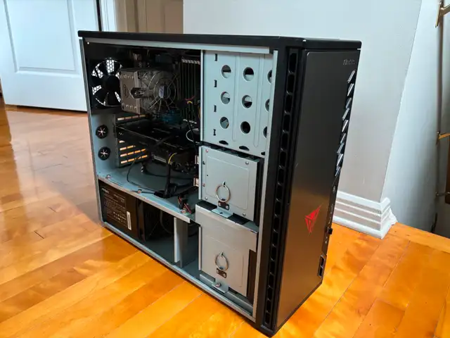 Gaming PC + Mechanical Gaming Keyboard in Desktop Computers in City of Montréal - Image 4