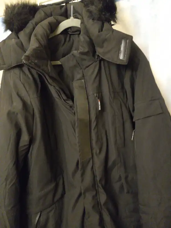 Mens 3X Winter Parka Worn Once Needs A New Zipper in Men's in Calgary - Image 4