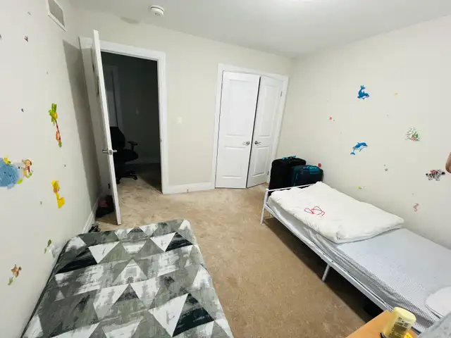  Room available for rent in doon south in Room Rentals & Roommates in Kitchener / Waterloo - Image 3
