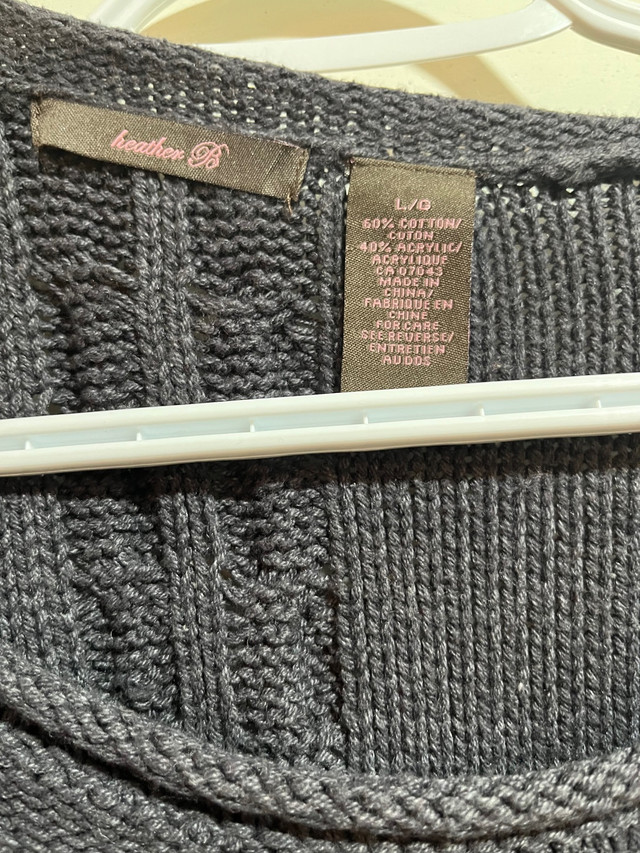 Cable knit grey sweater top sz L in Women's - Tops & Outerwear in Mississauga / Peel Region - Image 3