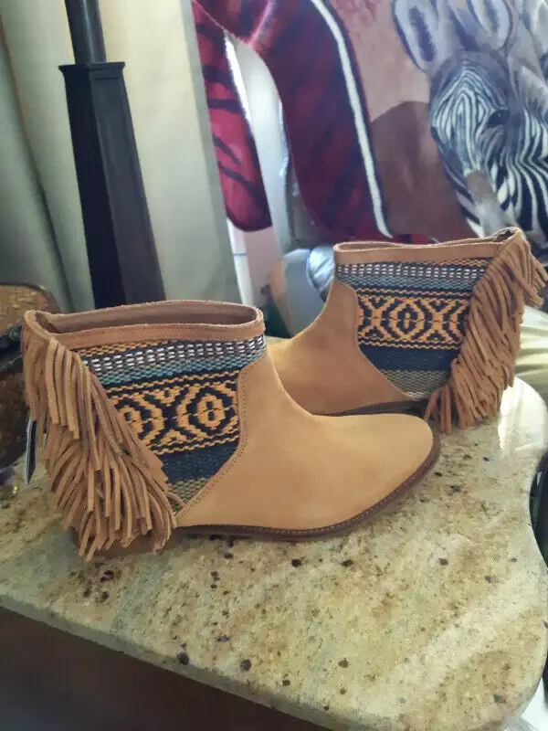Women's Zara Leather Ankle Boots in Women's - Shoes in St. Catharines - Image 4