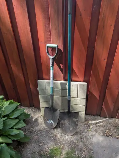 Yardworks Round Point Shovels with Fiberglass Shafts, View more
