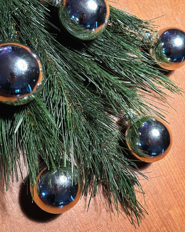 CHRISTMAS BALLS BOULES DE NOËL VINTAGE RETRO MID CENTURY XMAS dans Art et objets de collection  à Ville de Montréal - Image 4