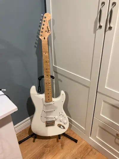 Fender Squier Stratocaster, View more