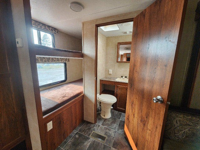 2014 Heidout by Keystone in Travel Trailers & Campers in Cranbrook - Image 3