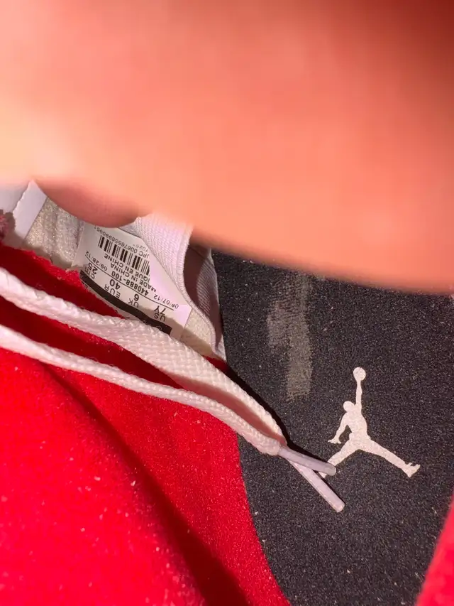 Air Jordan 5 Retro in Men's Shoes in City of Toronto - Image 8