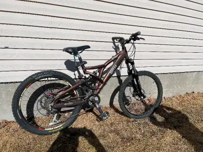 Small frame norco b-line 2x8 drivetrains Full suspension, dual disk brake Older bike but great for a...