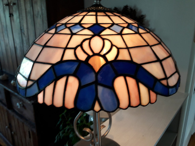 Beautiful Stained Glass Lamp in Indoor Lighting & Fans in Bridgewater - Image 2