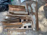 Linteaux d'acier avec trous/ Steel angles with pre-drilled holes