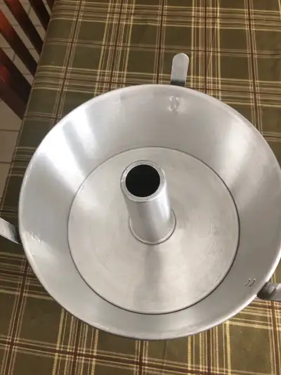 Bundt or Angle food cake pan, View more