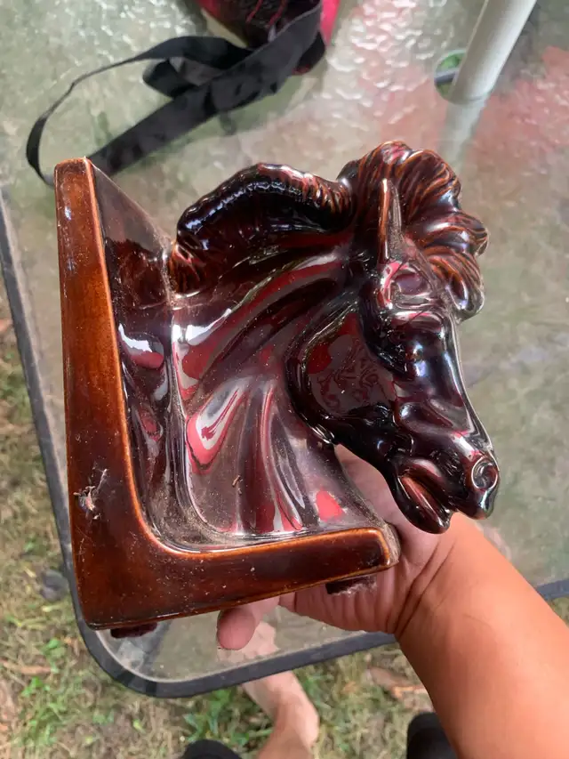 2 Piece Antique Dark wood Shelves and Horse Books Stand in Bookcases & Shelving Units in Mississauga / Peel Region - Image 8