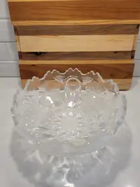 Bol en verre taillé / crystal bowl