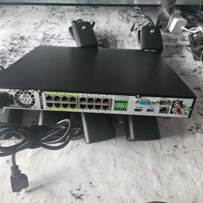 Système de surveillance LOREK 4K Ultra HD NVR Viens avec 9 caméras et possibilité de 4 de plus et mo...