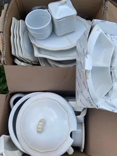 This is a set of dishes, perfect for adding a touch of elegance to your dining experience; the set i...