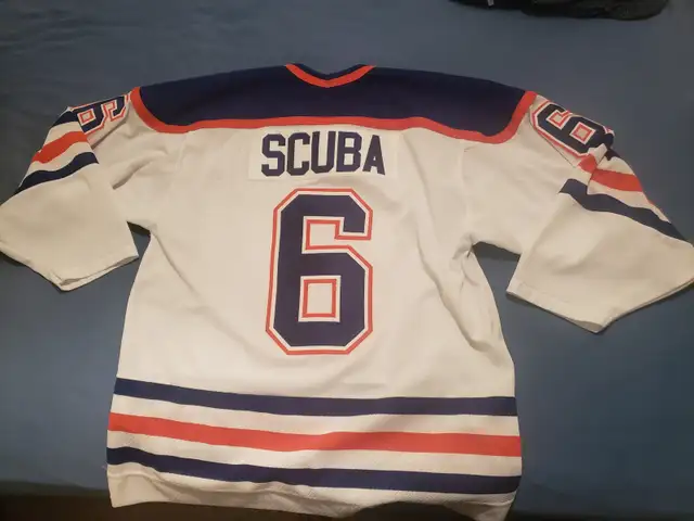 EDMONTON OILERS CCM CUSTOMIZED JERSEY FORSALE! $80 O.B.O in Hockey in Oshawa / Durham Region - Image 4