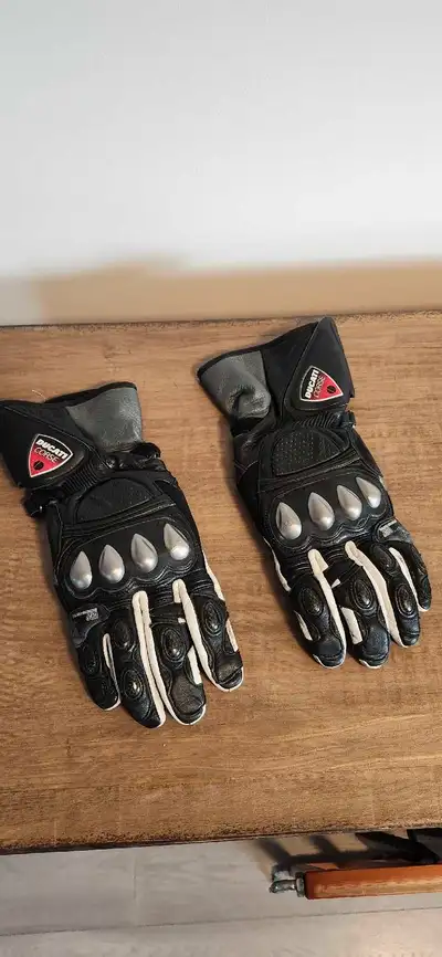 Dainese Ducati Corse gloves, Size XL but fit closer to a big Large. No rips, scuffs or damage, sligh...