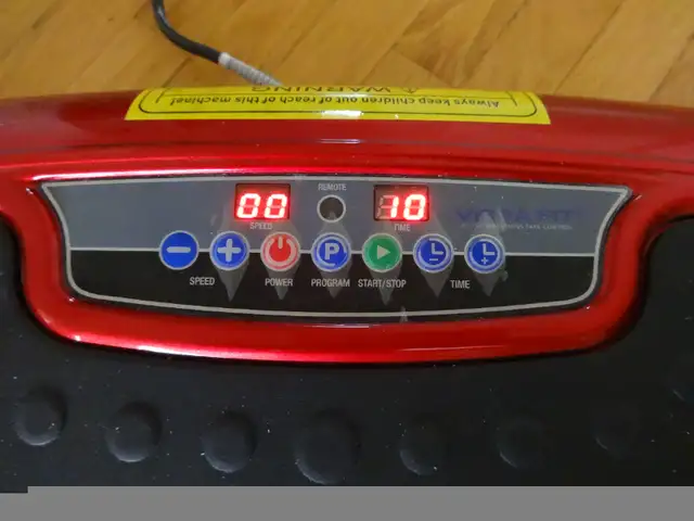 BodyBreak Treadmill model-2000 for sale AS IS in Exercise Equipment in Markham / York Region - Image 6
