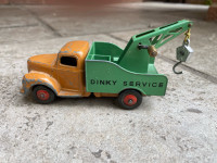 DINKY TOYS COMMER TOW TRUCK