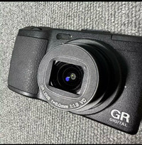 Ricoh gr digital iv. (With original box)  almost new condition