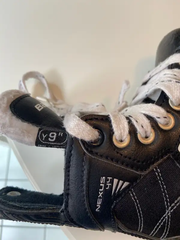 Kids Ice Hockey Skates size 9 size 10 in Skates & Blades in Guelph - Image 5