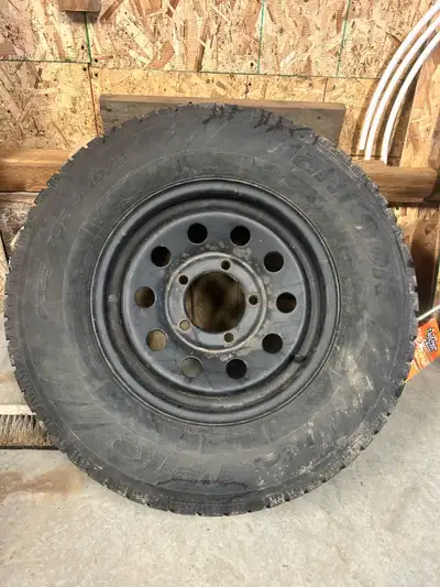 225 85 R15 winter tires 75-80% thread from a dodge