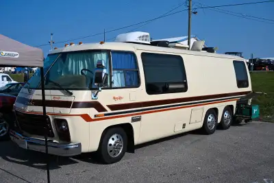 1978 GMC Royale 26’ motor home Excellent condition. 403 cu. In. Oldsmobile engine, front wheel drive...