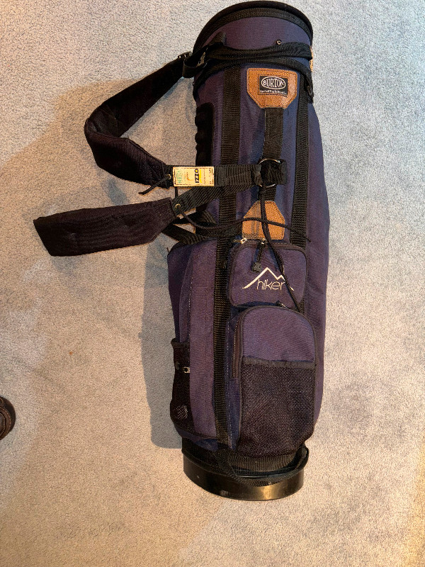 Lightweight Burton Golf bag with shoulder harness and kick stand in Golf in Sault Ste. Marie - Image 3