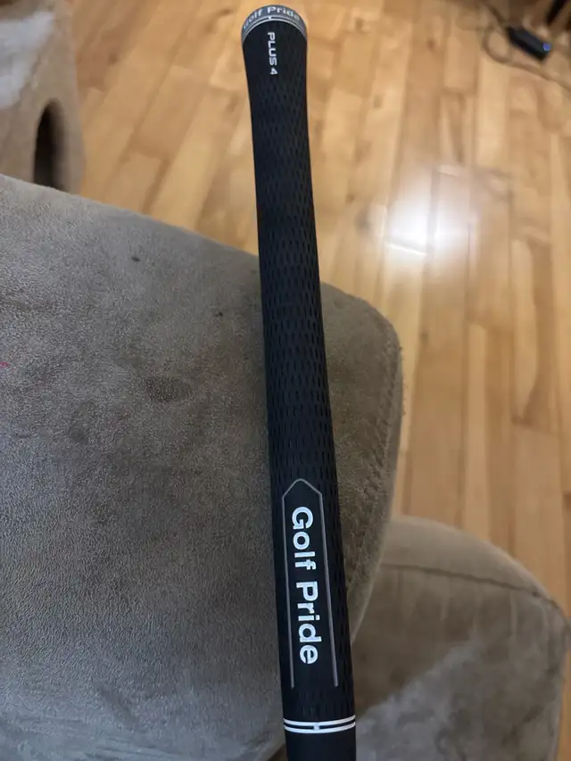 Titleist U505 4 Iron in Golf in Hamilton - Image 5