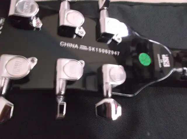 Guitare ESP-LTD EC-10 in Guitars in Sherbrooke - Image 8