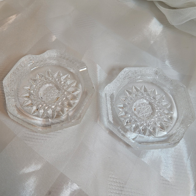 Pair Of Beautiful 3" Vintage Crystal Ashtrays in Arts & Collectibles in Markham / York Region