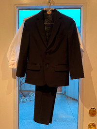 Boy’s suit with shirt (size 8 / 10)