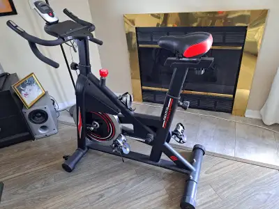 Vélo stationnaire, View more