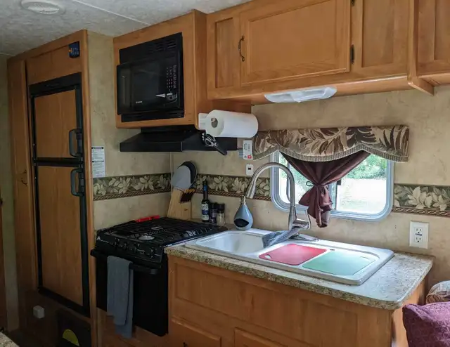 2007 Keystone Hideout Bunk Model in Travel Trailers & Campers in Penticton - Image 9