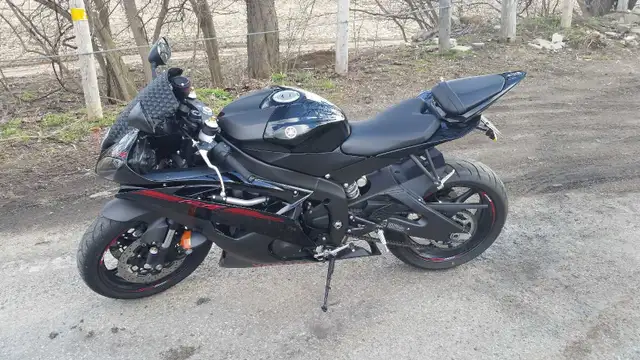 2015 yamaha r6 in Sport Bikes in Timmins - Image 4