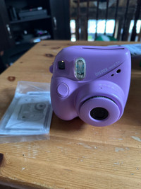 Fujifilm Instax mini 7+ polaroid camera