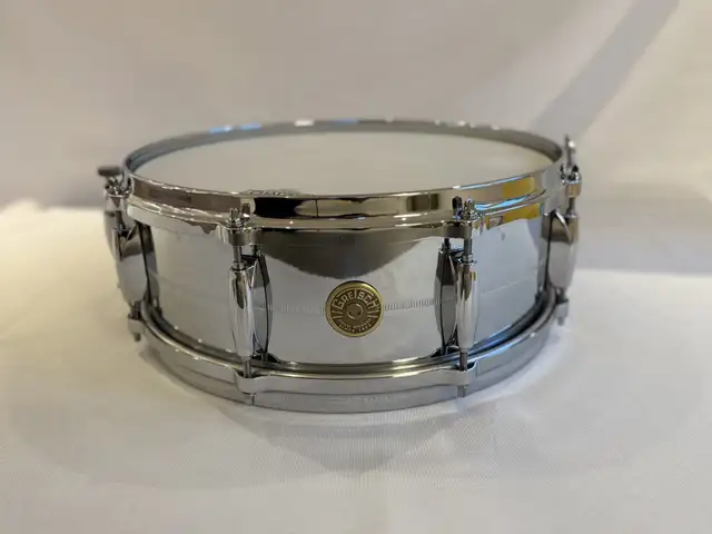 Like New! Gretsch USA Custom Chrome Over Brass 5x14" Snare in Drums & Percussion in Hamilton - Image 9