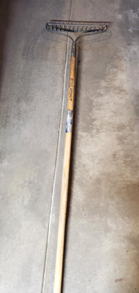 Heavy Duty 15-Tine Steel Bow Rake