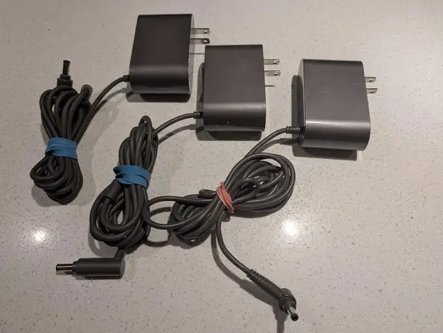 Original Dyson Vacuum charger power supply  in General Electronics in Ottawa - Image 2