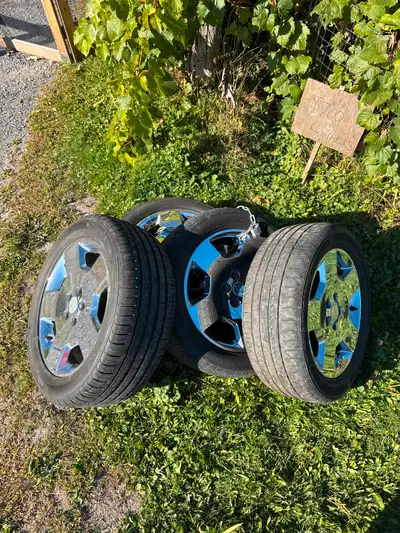 Mint chrome rims with tires in good condition 245/50ZR18 104YXL for chevrolet Impala.
