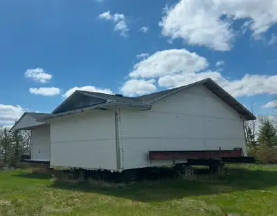 1985 built house for sale, to be moved. House is on steel beams (not included) and will need to be m...