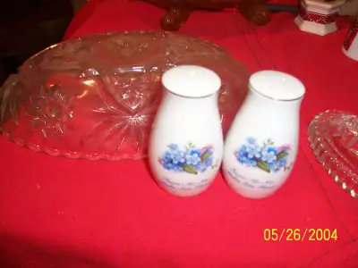VINTAGE SALT AND PEPPER SHAKERS - 4" TALL, ALASKA STATE FLOWER, View more