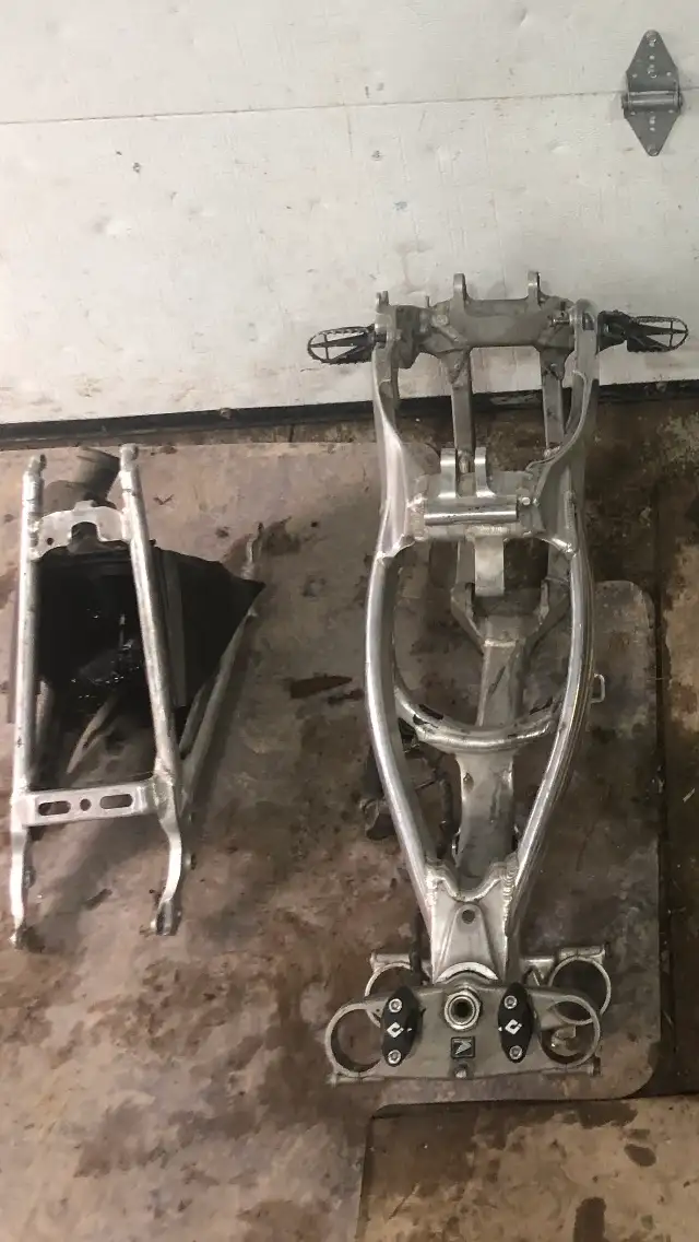 2008 crf 250r parts in Dirt Bikes & Motocross in Brantford - Image 4