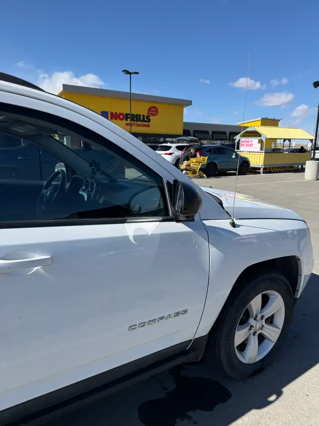 2011 Jeep Compass North ·4WD · CarPlay · Heated Seats in Cars & Trucks in Calgary - Image 9