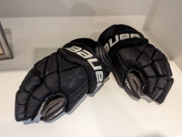 Black Bauer Vapour X900 Lite 14" Adult Hockey Gloves