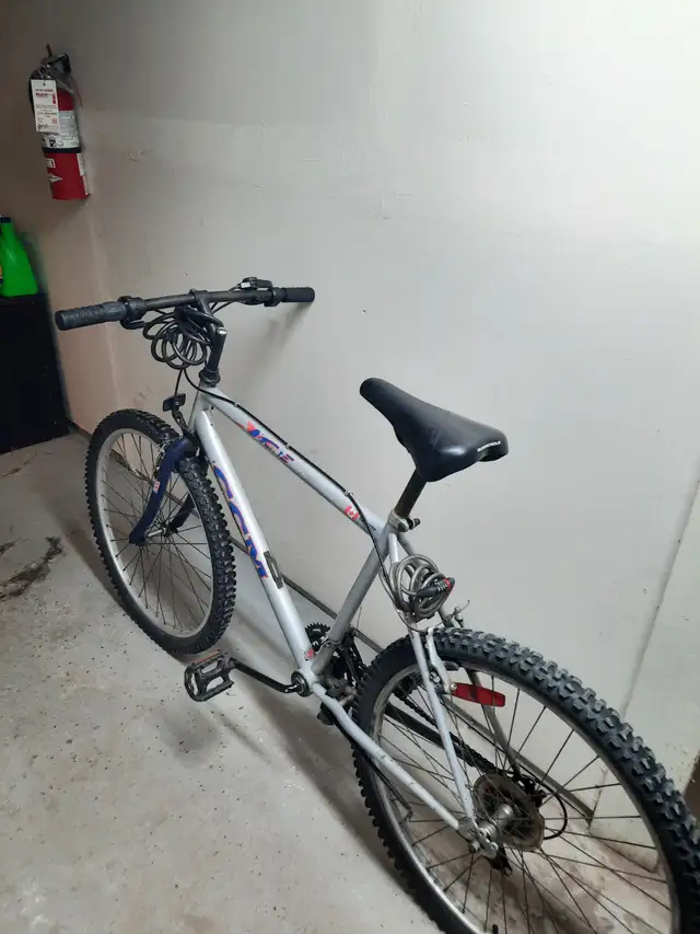 Bike VTT in Other in London - Image 3