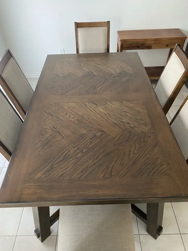 Dining Room Table and 6 Chairs in Dining Tables & Sets in Hamilton - Image 3