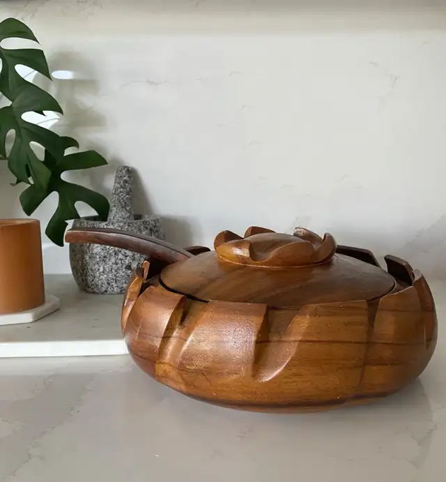 Vintage Mid Century Hand Carved Monkey Pod Wood Lotus Tureen Set in Kitchen & Dining Wares in Markham / York Region - Image 2
