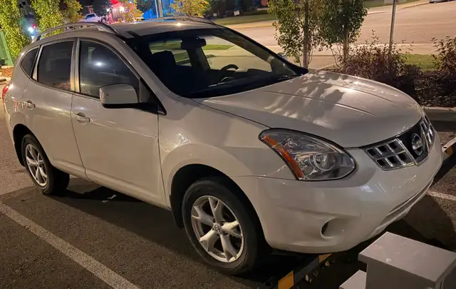 Clean 2008 Nissan Rogue with 200k mileage