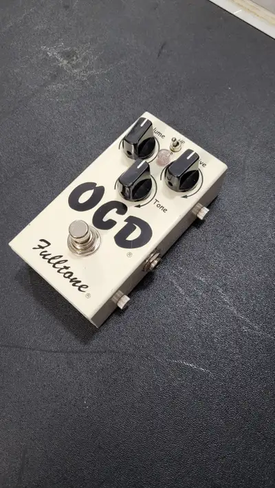 Selling Fulltone OCD overdrive. I believe it is V1.4.