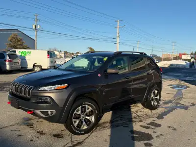 2016 trail hawk 250k on it Jeep needs nothing at all works and looks brand new inside and out everyt...